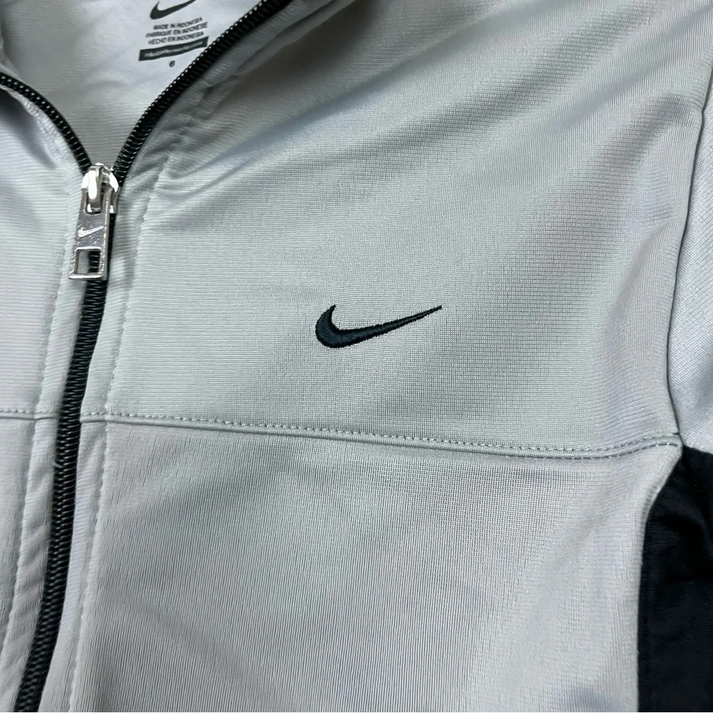 Nike boy long sleeve full‎ zip athletic black gray sweatshirt size 6